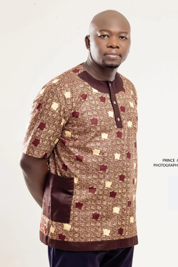 Plain and pattern African men top